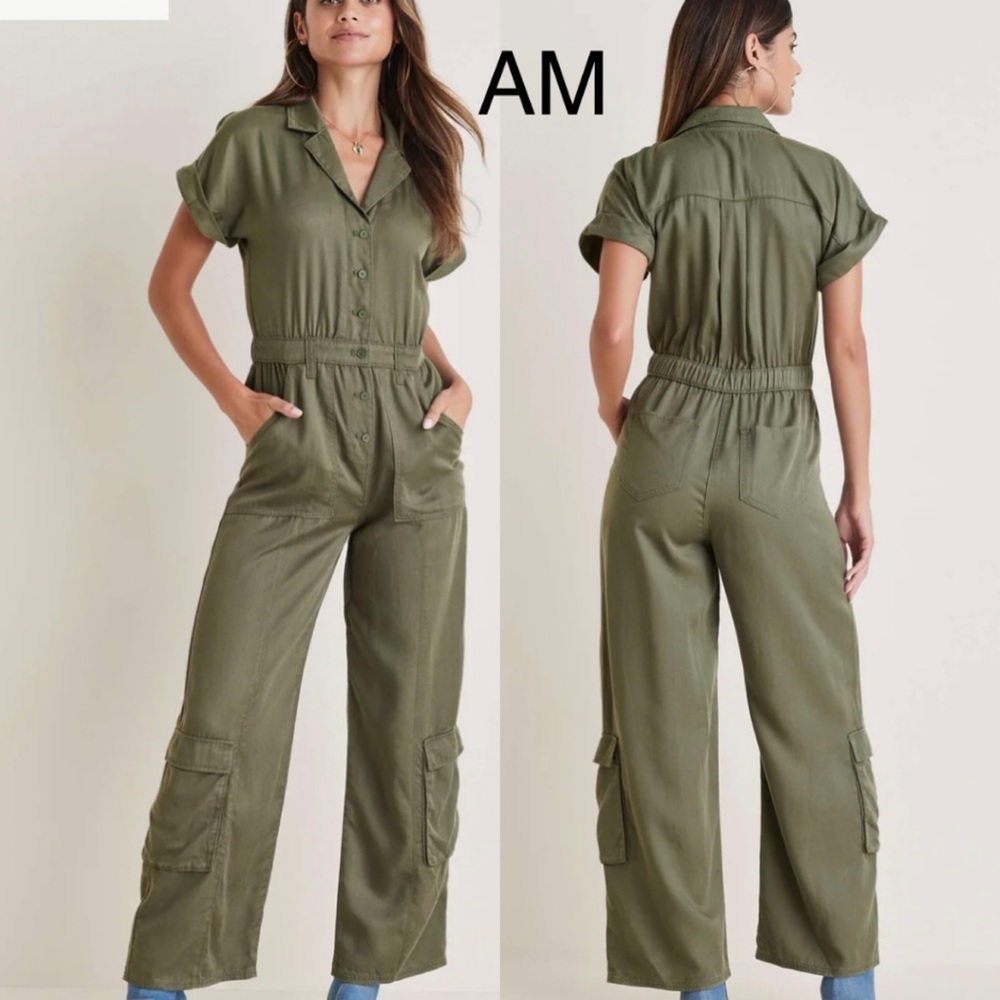 Green cargo jumpsuit. Size 8